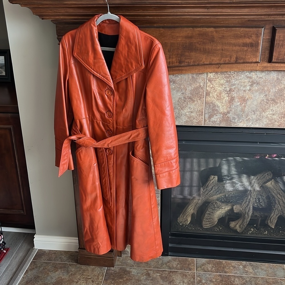 Gorgeous rust brown vintage leather trench coat est M boho western 60s 70s